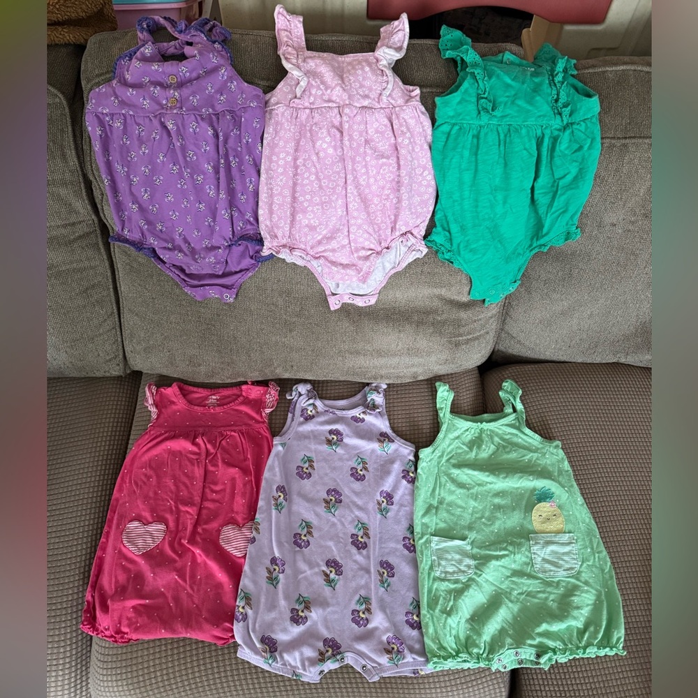 Carter’s 24 month Set of 6 Rompers